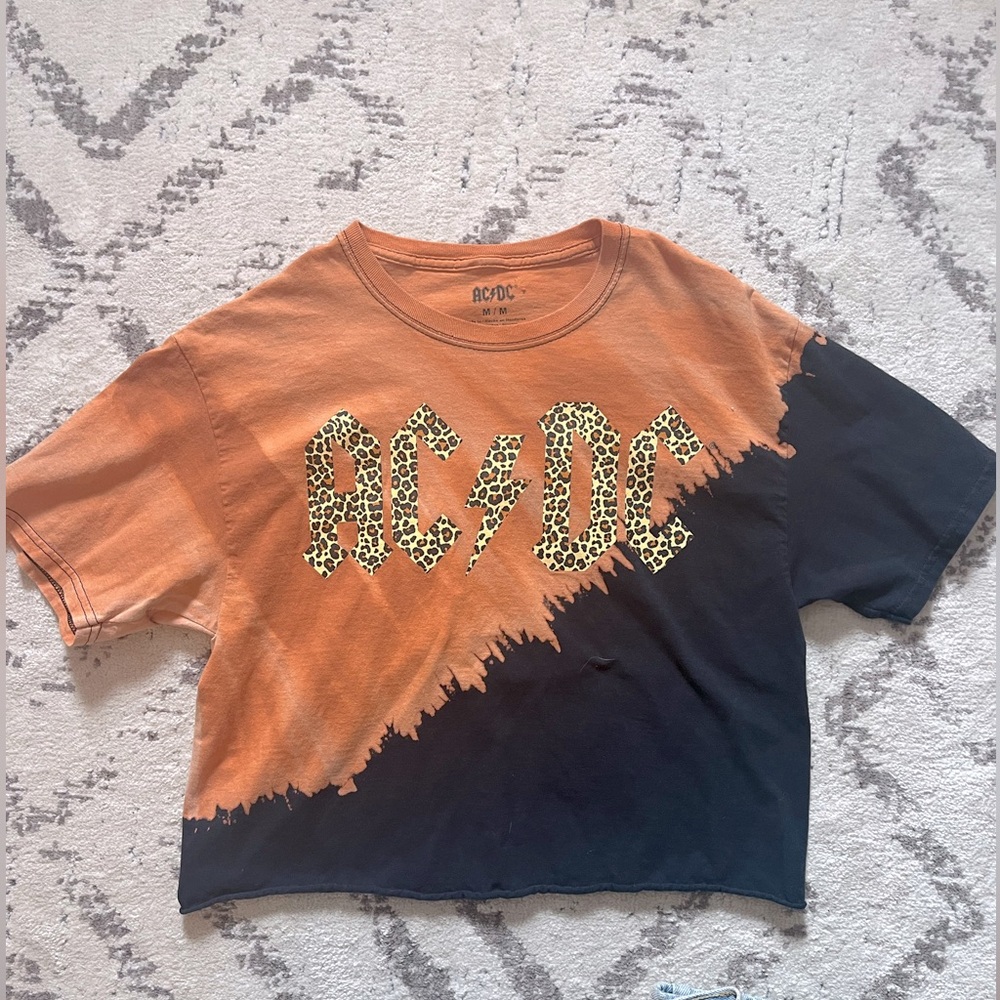 AC/DC top